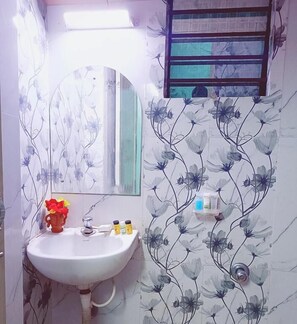 Standaard tweepersoonskamer | Badkamer