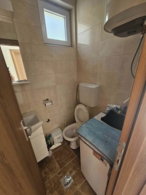 Bathroom - Vuković house - near Slano lake with wonderfull lake view (Nikšić Municipality)