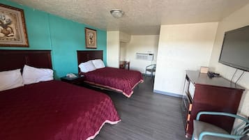 Basic Double Room | Desk, laptop workspace, free WiFi