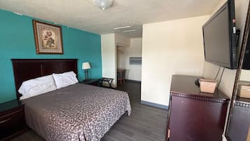Basic Single Room | Desk, laptop workspace, free WiFi