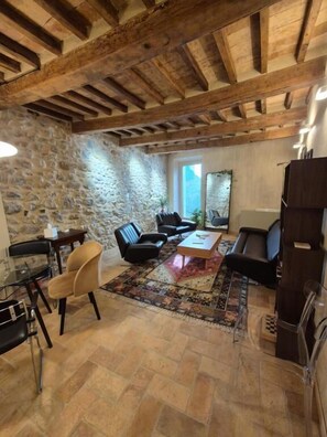 Interior - Six Keys Guesthouse (Allerona)