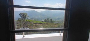Family House, Garden View | Interior - Aura Stay Kotagiri (Kotagiri)