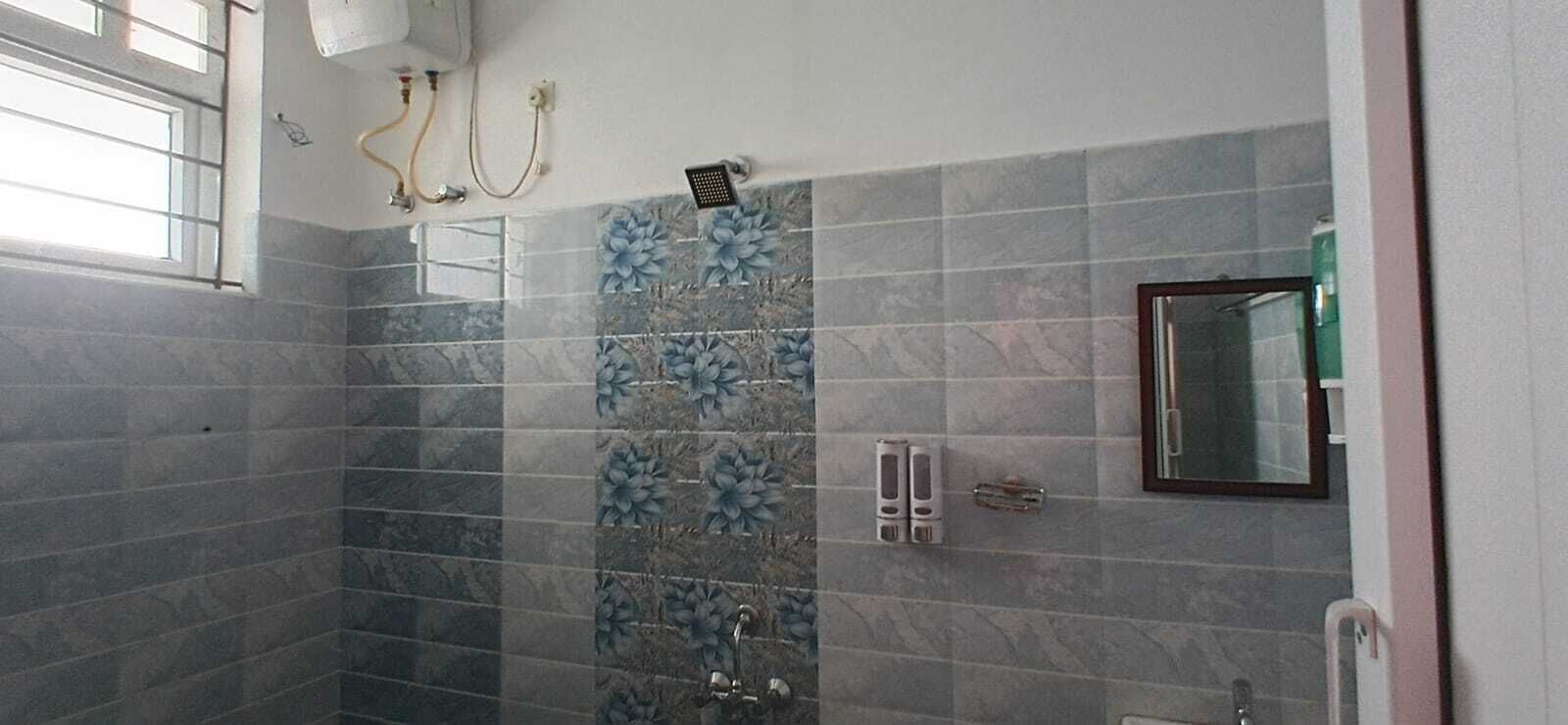 บ้านพักสำหรับครอบครัว, วิวสวน | ห้องน้ำ | ฝักบัว, ผ้าเช็ดตัว, สบู่, ยาสระผม