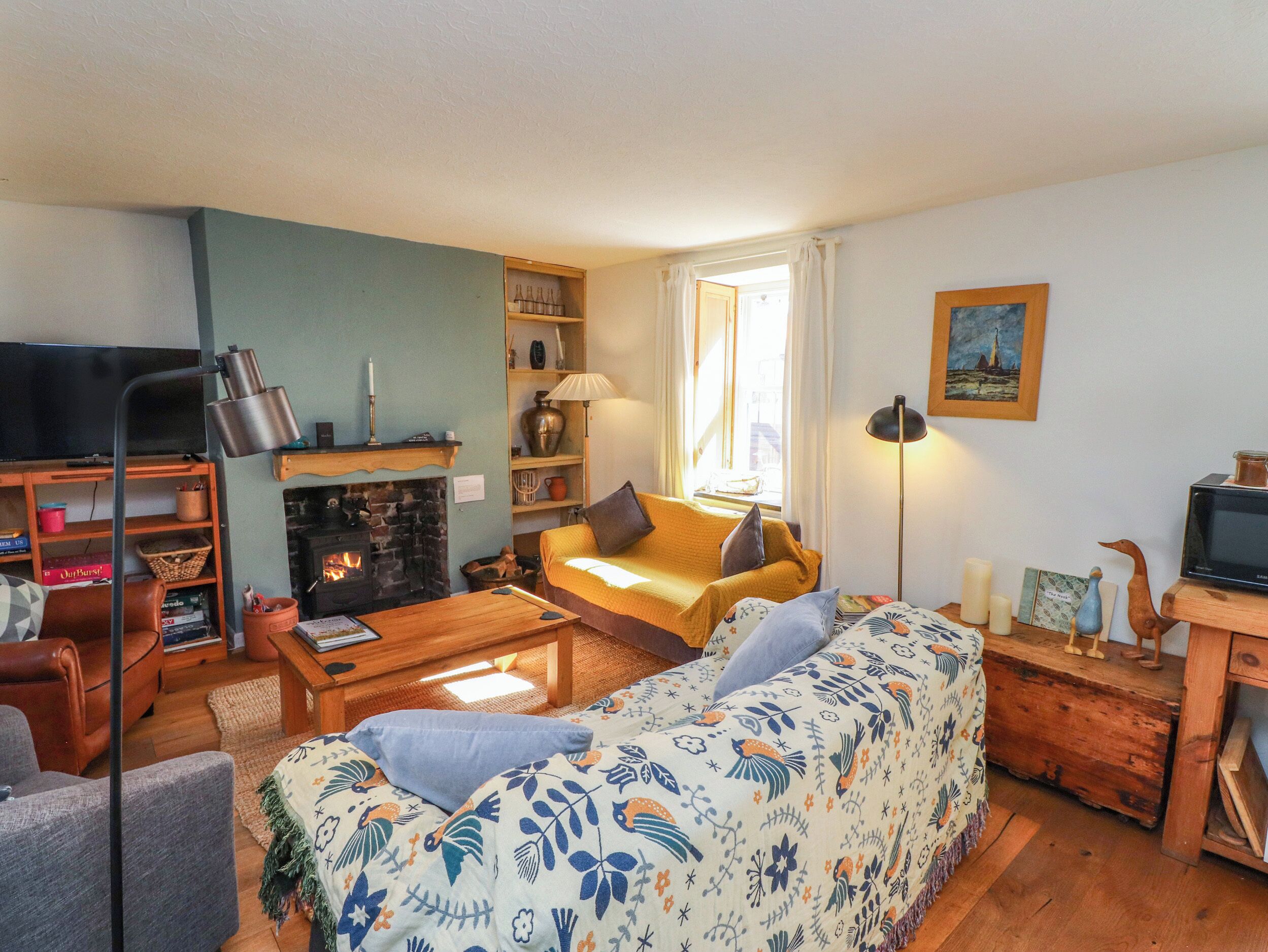 Scoops Nook, Pet Friendly, Character Holiday Cottage In Caernarfon - Caernarfon