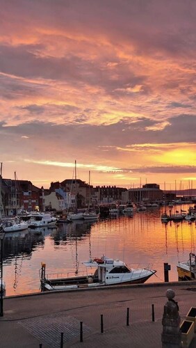 The Harbour Suite|Sleeps4|Weymouth Beach|