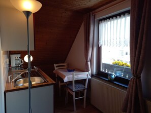 Private kitchen - Aemy Vacation Rentals: Central Location (Sellin)