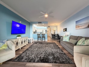 Living area - Peaceful Lakefront unit near Disney and Universal (Orlando)
