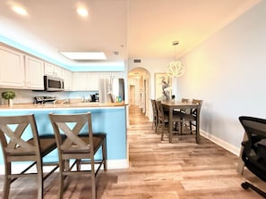 Dining - Peaceful Lakefront unit near Disney and Universal (Orlando)
