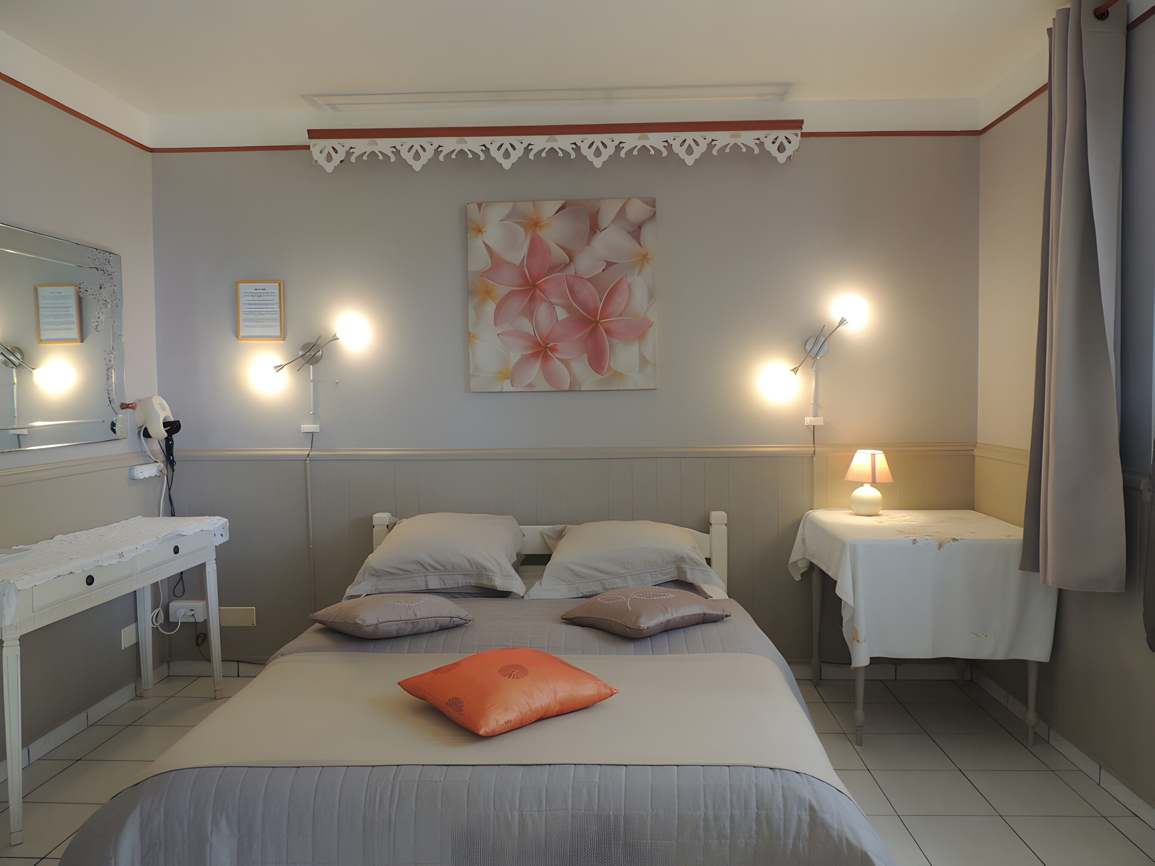 Iron/ironing board, WiFi, bed sheets