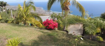 Balcon Créole Soleil Couchant Holiday Home: Sea View, Private Terrace, Wi-Fi