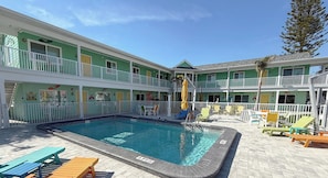 Beheizter Pool