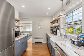 Coffee/tea maker, fridge, microwave, dishwasher