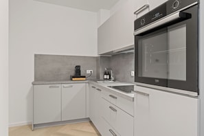 Comfort Apartment, 1 King Bed, Kitchen | Private kitchen - CasaVia Frankenthal Zentrum - BRIGHT (Frankenthal (Pfalz))