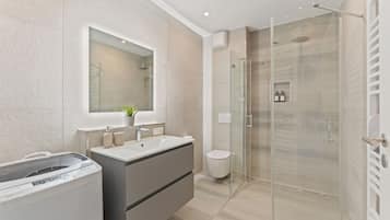 Comfort-Apartment, 1 King-Bett, Küche | Badezimmer | Dusche, Haartrockner, Handtücher, Seife