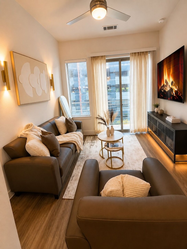 Living area - Riverwalk Oasis (San Antonio)