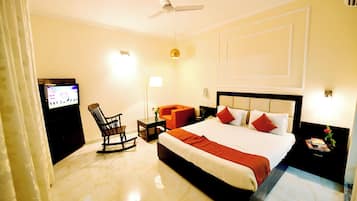 Deluxe Double Room, City View | Desk, free WiFi