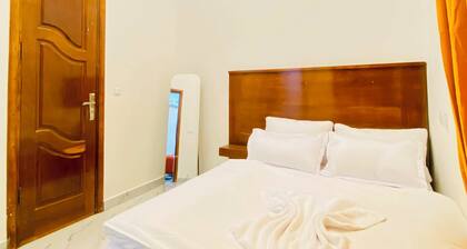 Furnished 1-bedroom apartment with a living room, fully equipped kitchen, and Wi-Fi