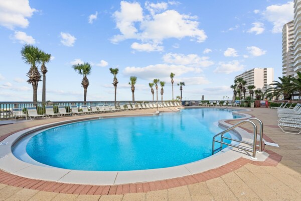 Pet-friendly Dunes Of Panama Resort - Panama City, FL