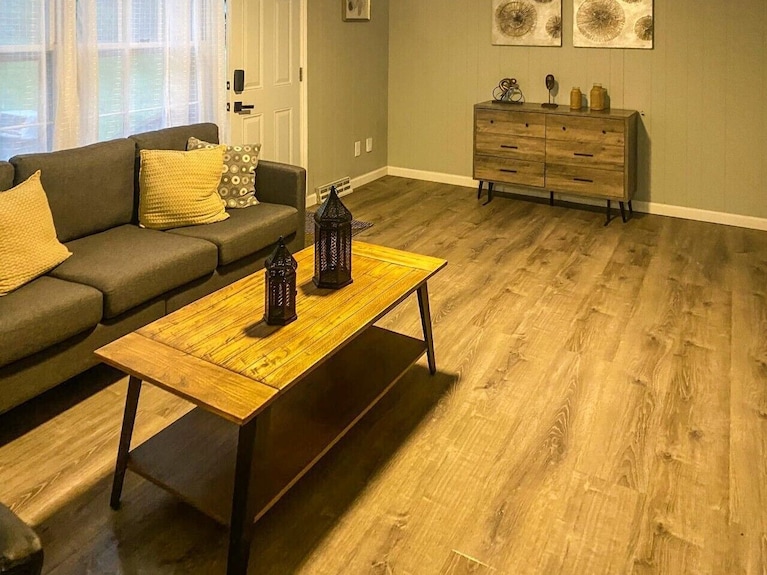 Staysobrio Luxury Stays - Dallas, NC
