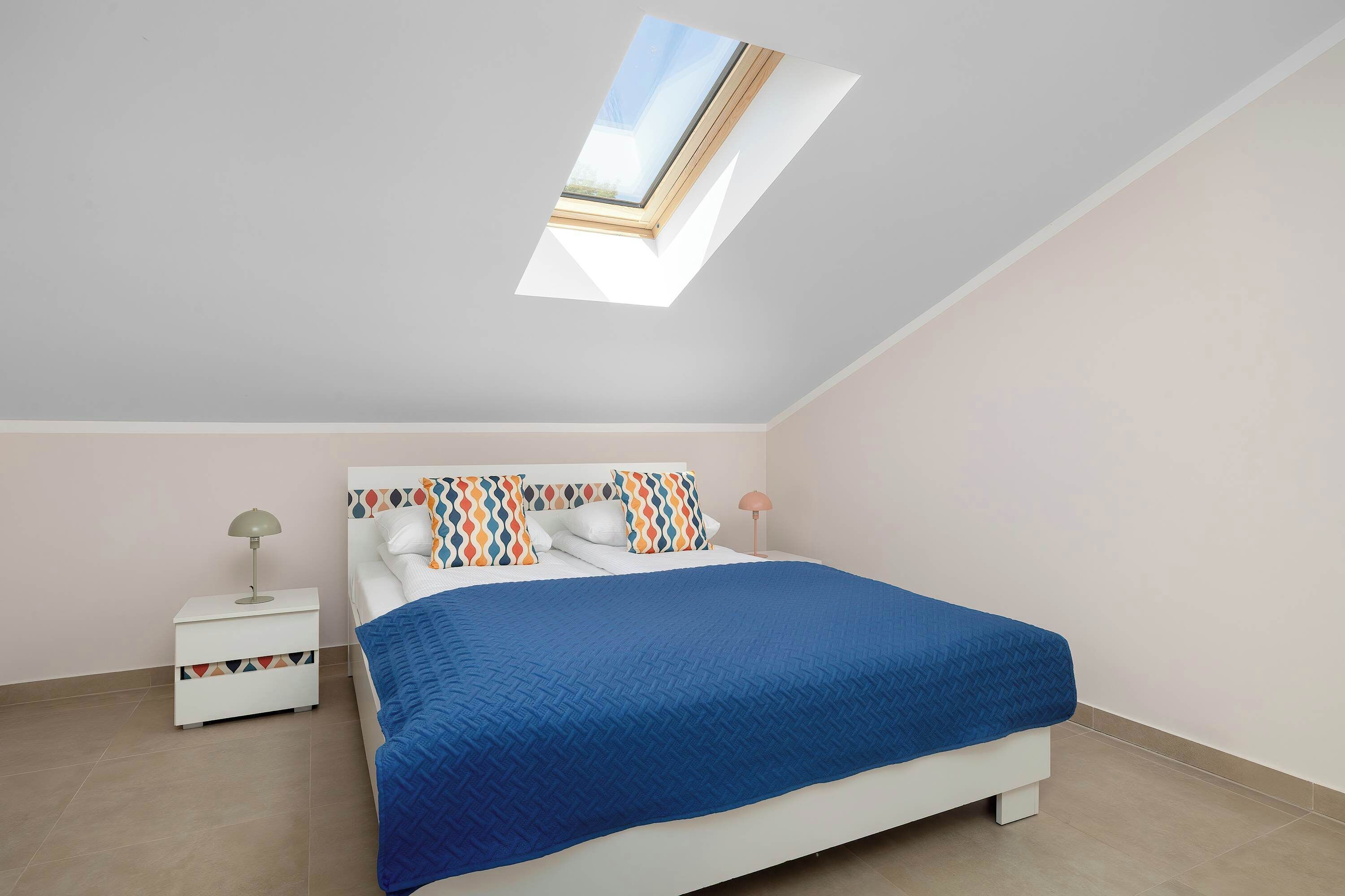 Iron/ironing board, travel cot, WiFi, bed sheets