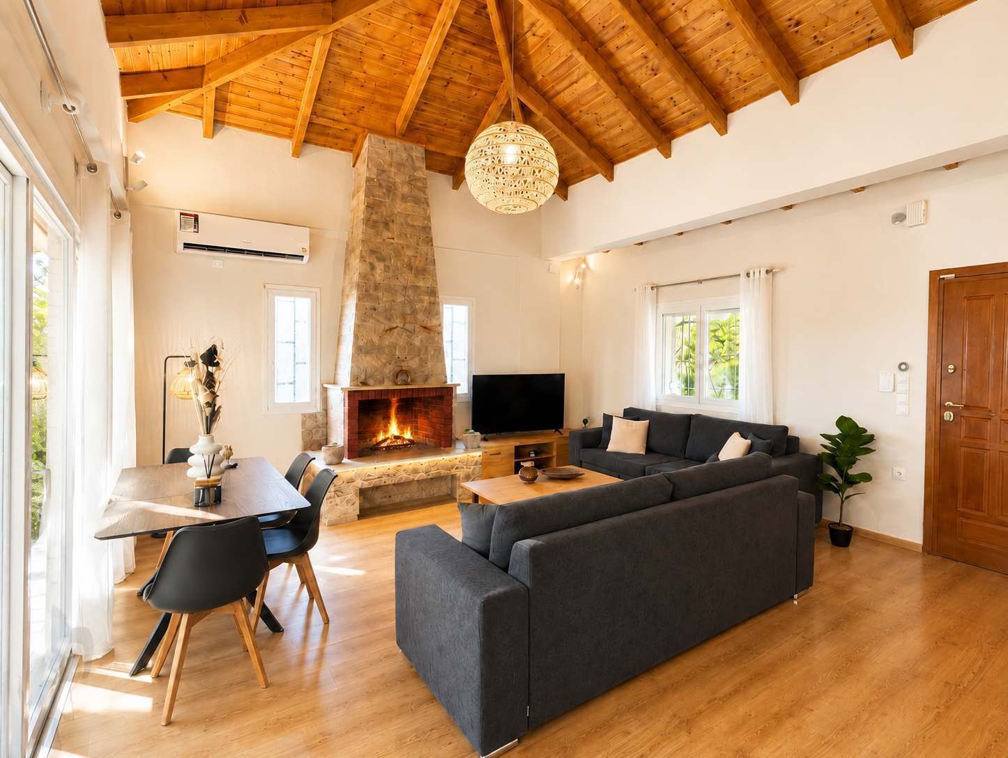 TV, fireplace, offices