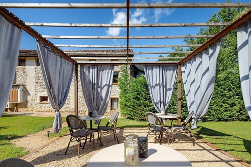 La Finestra sul Grappa – Room 'Monte Peurna' with Mountain View, Shared Terrace & Wi-Fi
