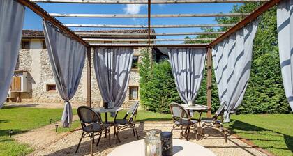 La Finestra sul Grappa – Room 'Monte Peurna' with Mountain View, Shared Terrace & Wi-Fi