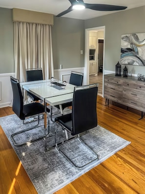 House, Patio | Dining room - Staysobrio Luxury Stays (Gastonia)