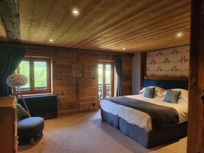 Room - Chalet Cannelle Deluxe Feather Room with Mountain View, Private Balcony & Wi-Fi (La Chapelle-d'Abondance)