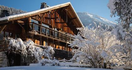Gästezimmer „Chalet Cannelle Deluxe Feather“ mit Bergblick, privatem Balkon und WLAN