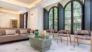 House | 6 bedrooms