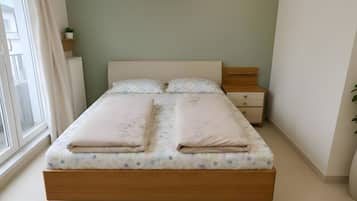WiFi, bed sheets
