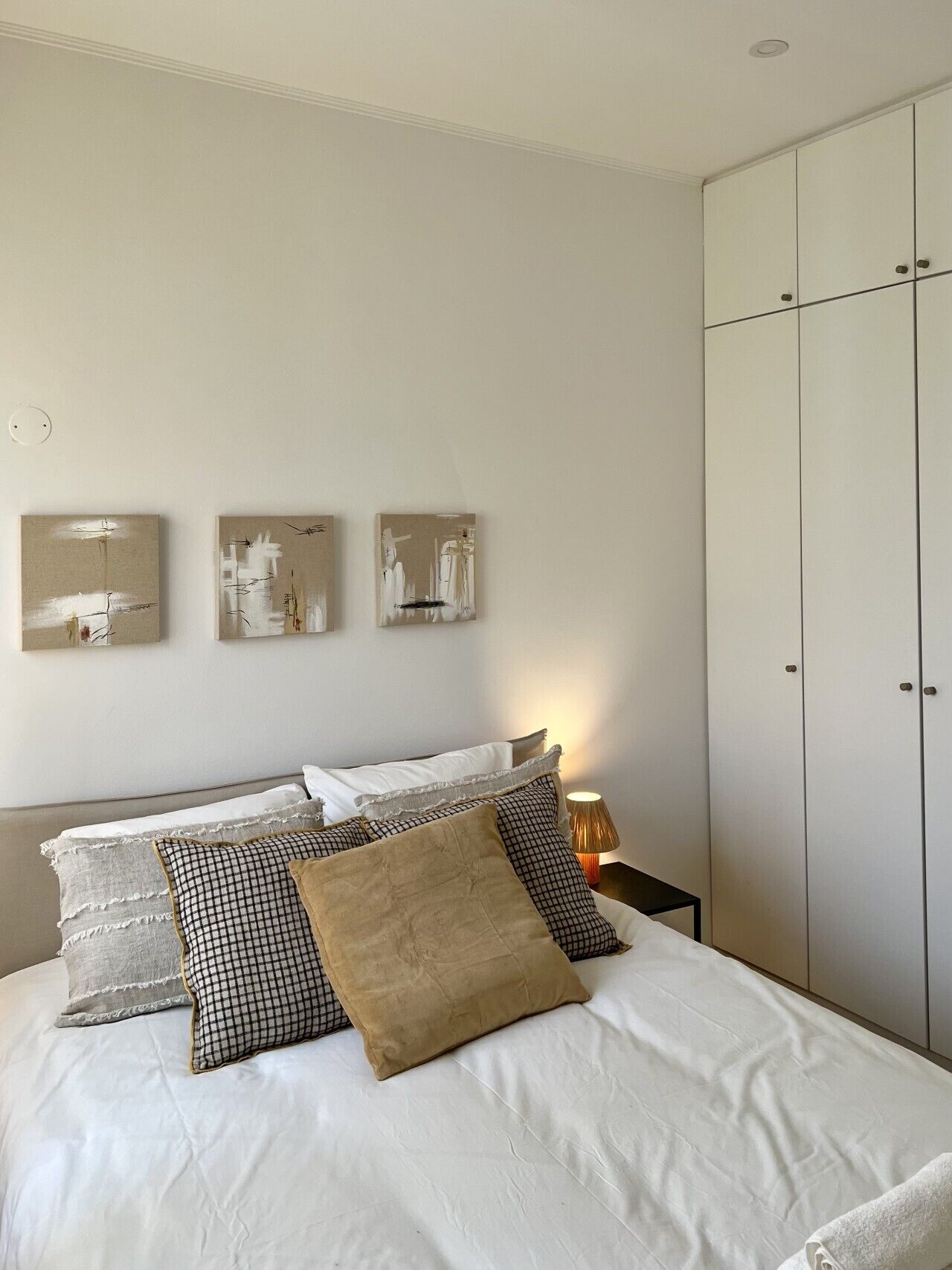 1 slaapkamer, een strijkplank/strijkijzer, wifi