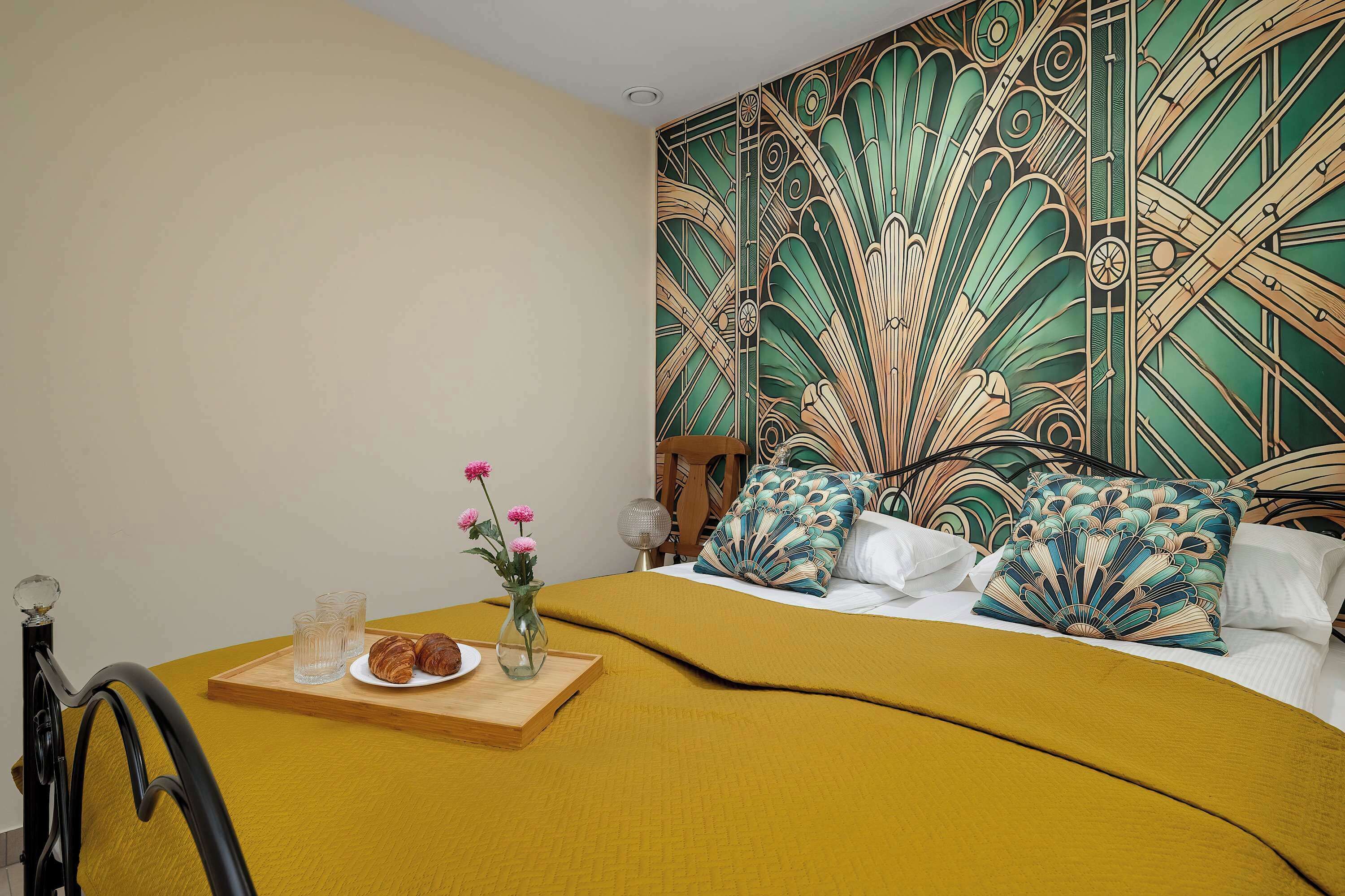 Iron/ironing board, travel crib, WiFi, bed sheets