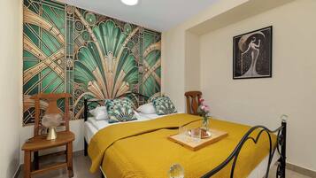 Iron/ironing board, travel cot, WiFi, bed sheets