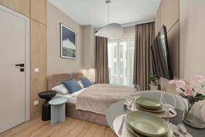 Iron/ironing board, travel cot, WiFi, bed sheets - Beige Studio with Balcony | By the River (Szczecin)