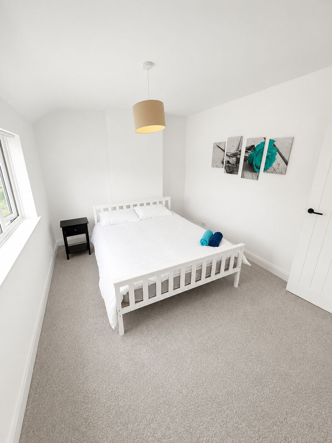 Iron/ironing board, internet, bed sheets