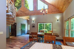 Interior - Rookery-High-Rollers, Hiking & Hot Tubs–Ultimate Motorcycle-Friendly Retreat! (Whittier)