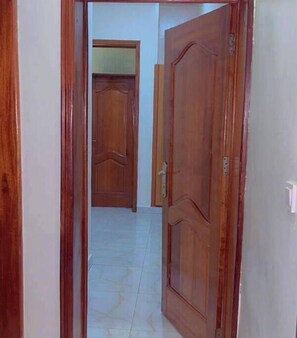 Quarto casal clássico, sacada, vista para o jardim | Parte interna