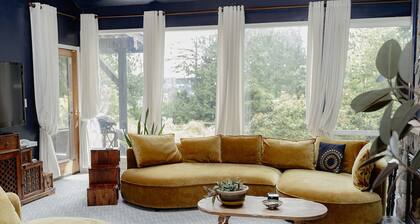 Rustic & Serene Forest 4 Bedroom Home - West Coast Retreat