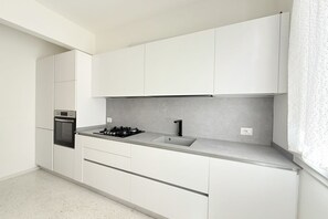 Kühlschrank, Geschirrspüler
