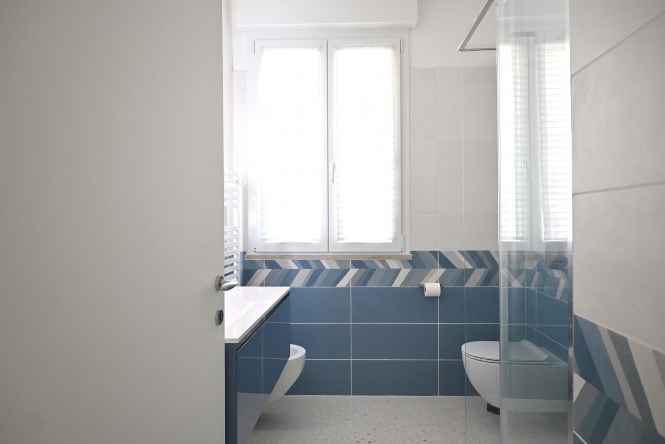 Dusche, Bidet, Handtücher