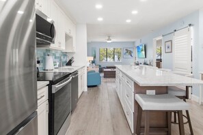 Fridge, stovetop - Bay Breeze at Tierra Verde (Tierra Verde)