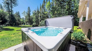 Baignoire à remous extérieure