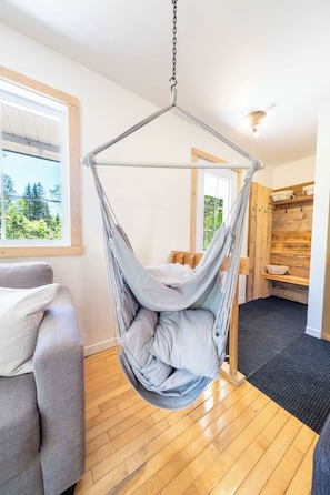 Interior - Spa, Pool Table & Nature | Chalet de la riviere (Saint-Alexis-des-Monts)