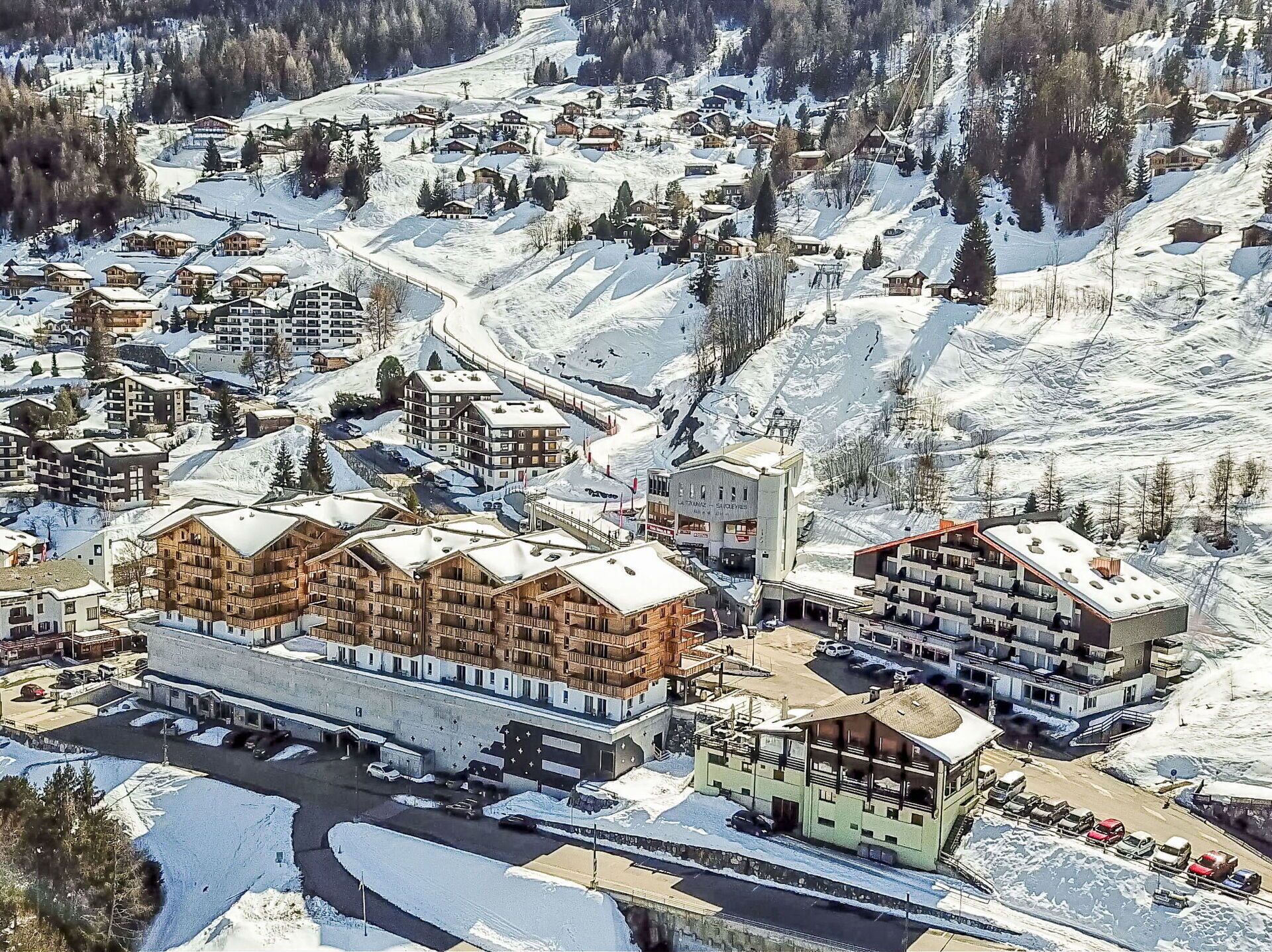 Appartement, Chaîne De Montagnes, Alpes, Condominium, Village De Montagne, Glacial Relief, Hôtel, Balcon