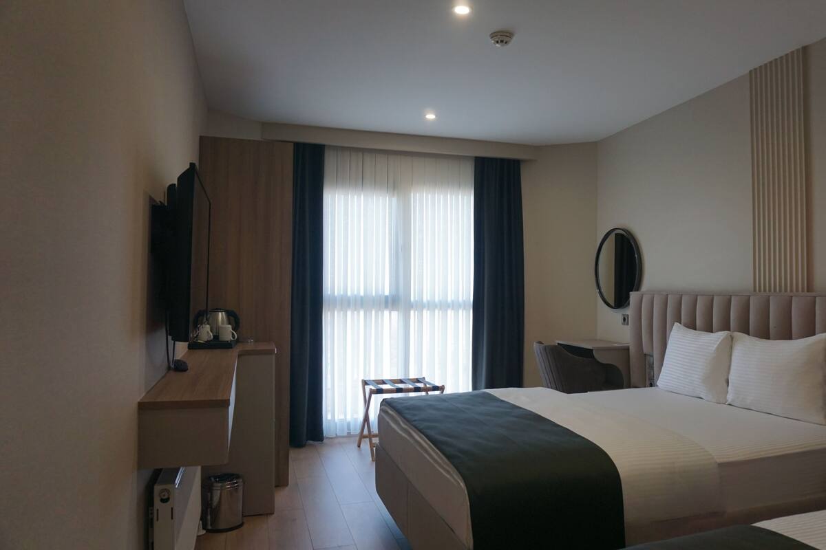 Comfort Double Room, Sea View | In-room safe, blackout drapes, iron/ironing board (on request)