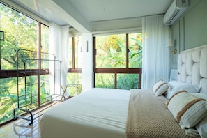 Free WiFi, bed sheets, wheelchair access - Villa Eliana · Mountaintop Views · Infinity Pool (Jarabacoa)
