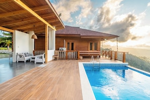 Outdoor pool, a heated pool - Villa Eliana · Mountaintop Views · Infinity Pool (Jarabacoa)