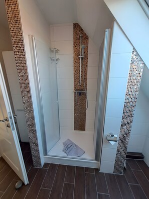 Shower - Apartment 'Fewo Tief Blick' with Private Terrace and Wi-Fi (Dornum)